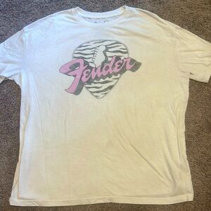 ✨Pink vintage fender tee✨